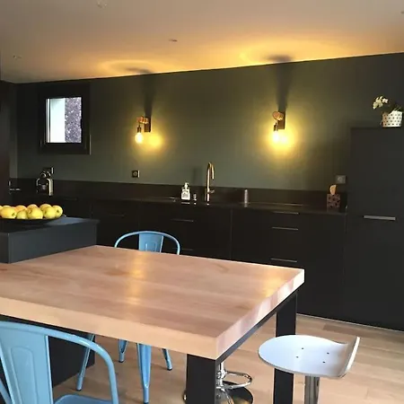 Maison De 220m2 Vue Et Chateau * منتون - سانت - برنارد